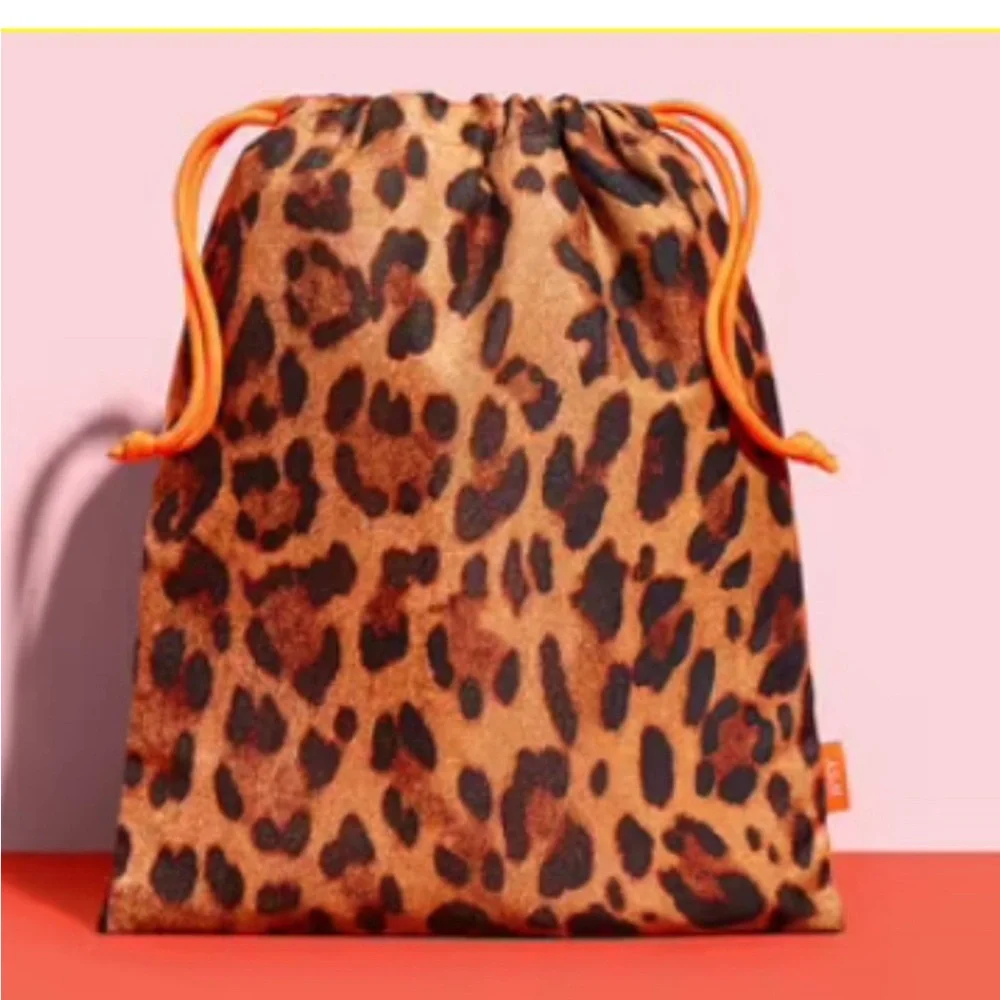 IPSY CINCH CLOSURE ALL THINGS MAKE-UP BAG leopard brown orange
